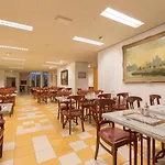 Rho Hotel 3*
