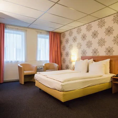 Hotell Rho 3*