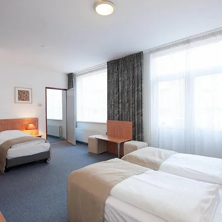 Hotell Rho 3*