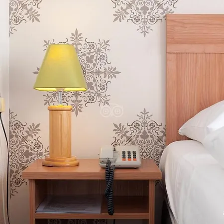 Hotell Rho 3*