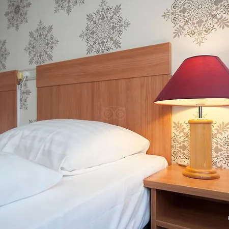 Ξενοδοχείο Rho 3*